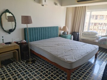 Bedroom in 3 BHK Apartment at Bandra West – for Rent