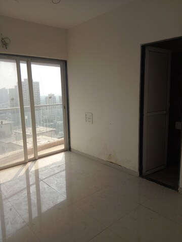 Room in 1 BHK Apartment at Lotus Link Square, Malad West – for Rent