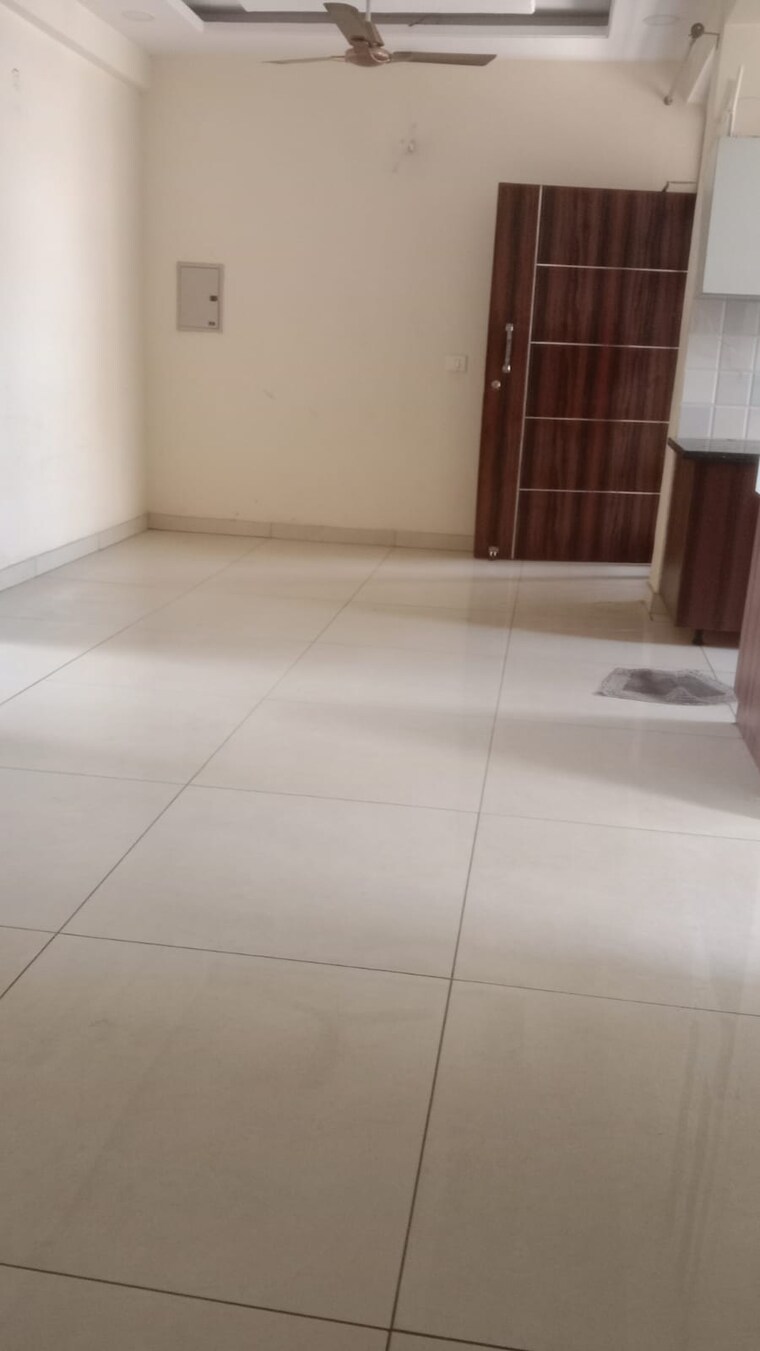 Room, guru-nanak-enclave 2 Bedroom 950 Sq.Ft. Builder Floor In Dhakoli Zirakpur 8399195