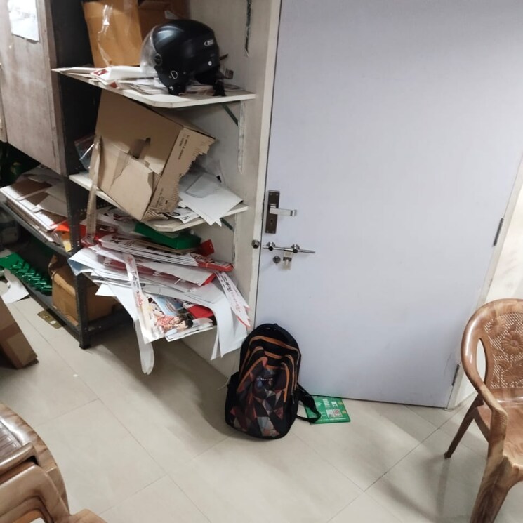  Parking, andheri east Commercial Shop 2400 Sq.Ft. In Andheri East Mumbai 8399193