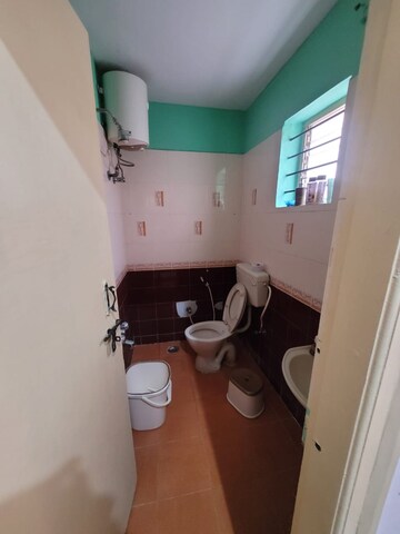 Team Area in 2 BHK Builder Floor at Indiranagar – for Rent