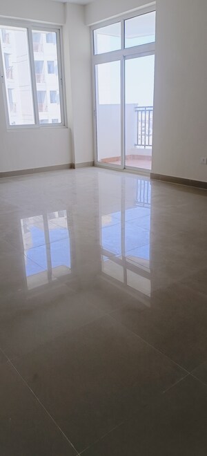 Room in 3.5 BHK Apartment at Ansal Celebrity Meadows, Sushant Golf City – for Sale