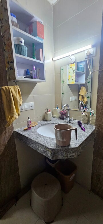 Master Bedroom in 1 BHK Apartment at Unitech Uniworld Gardens 2, Sector 47 – for Rent