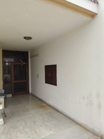 Room in 2 BHK Independent House at Sector 21 – for Rent