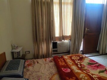 Bedroom in 2 BHK Independent House at Sector 21 – for Rent