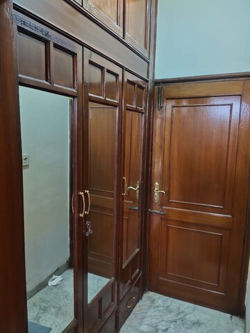 Furnished Amenities in 2 BHK Independent House at Sector 21 – for Rent