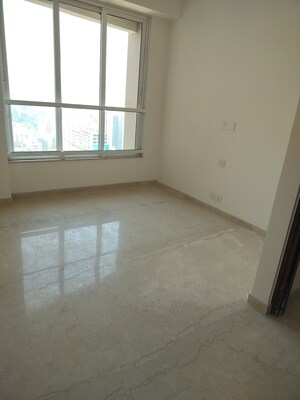 Room in 3 BHK Apartment at Kalpataru Radiance, Goregaon West – for Sale