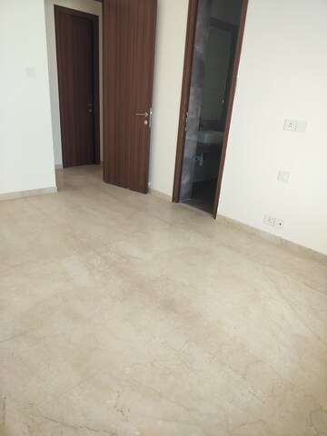 Room in 3 BHK Apartment at Kalpataru Radiance, Goregaon West – for Sale
