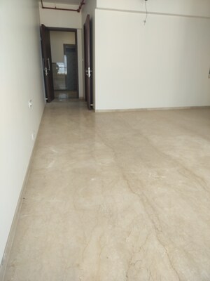 Room in 3 BHK Apartment at Kalpataru Radiance, Goregaon West – for Sale