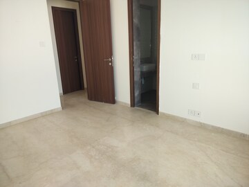 Room in 3 BHK Apartment at Kalpataru Radiance, Goregaon West – for Sale