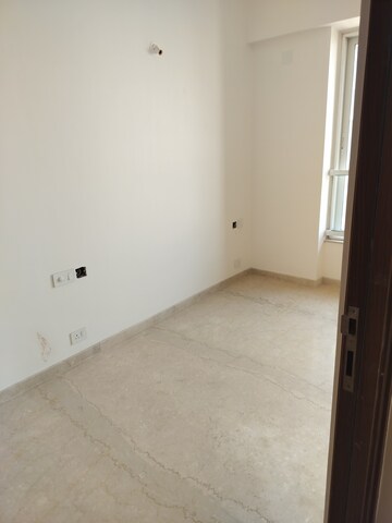 Room in 3 BHK Apartment at Kalpataru Radiance, Goregaon West – for Sale