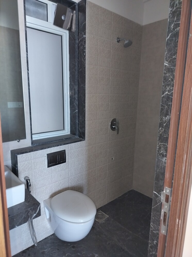 Bathroom, kalpataru-radiance 3 Bedroom 1032 Sq.Ft. Apartment In Goregaon West Mumbai 8399391