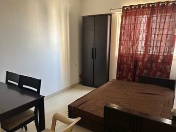 Bedroom in 2 BHK Apartment at Amanora Trendy Homes, Hadapsar – for Rent
