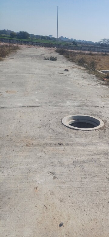  Plot For Sale in Jewar