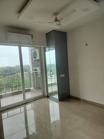 Room in 2 BHK Apartment at Tata La Vida, Sector 113 – for Rent