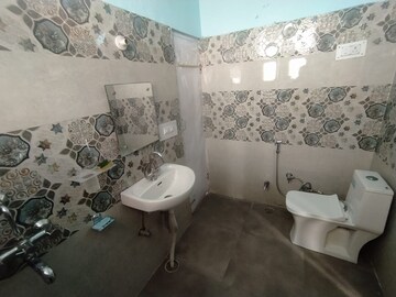 Bathroom in 3 BHK Apartment at Panchkula Urban Estate – for Rent