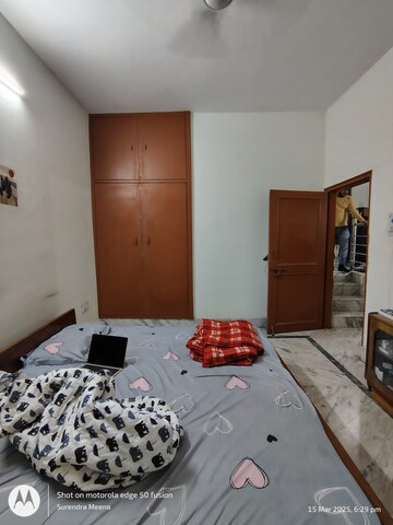 Bedroom in 2 BHK Builder Floor at Sector 23 – for Rent