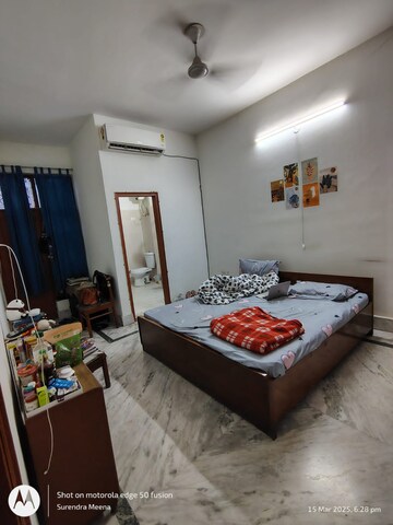 Bedroom in 2 BHK Builder Floor at Sector 23 – for Rent