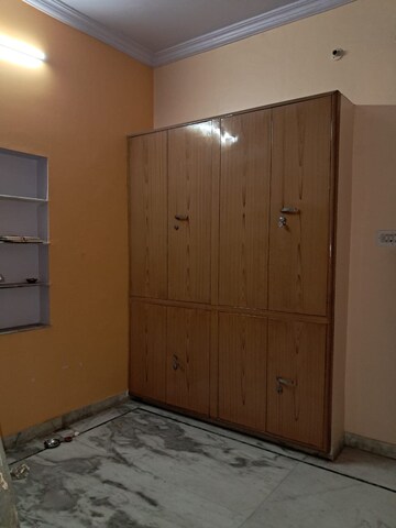 Room in 2 BHK Apartment at Vaishali Nagar – for Rent