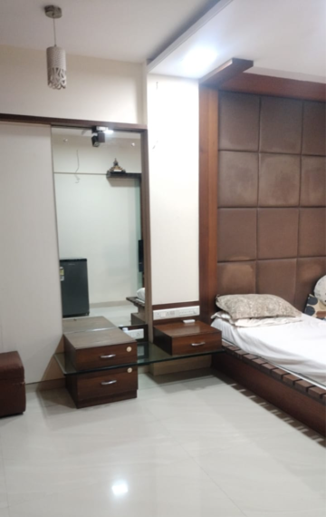 Living Room in 3 BHK Apartment at Goregaon West – for Rent