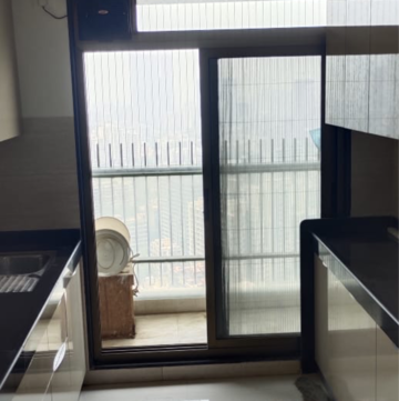 Room in 3 BHK Apartment at Goregaon West – for Rent