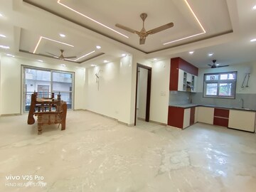 Room in 4 BHK Apartment at Vasant Kunj – for Rent