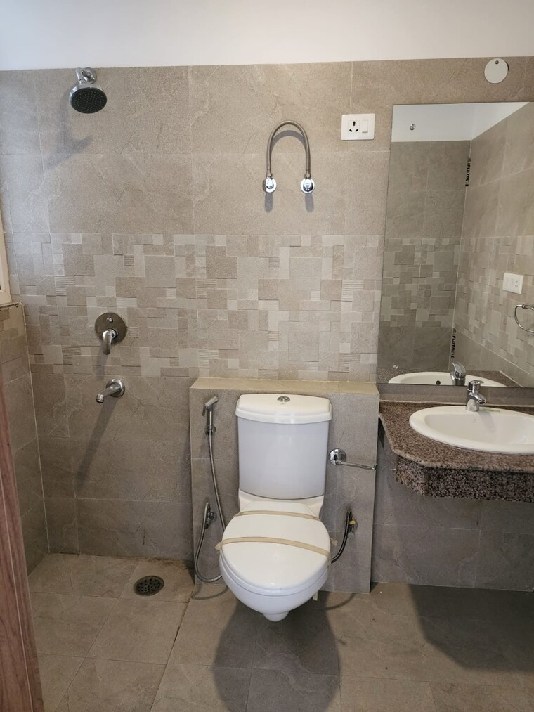 Bathroom, ats-nobility 3.5 Bedroom 1675 Sq.Ft. Apartment In Haibatpur Greater Noida 8399649