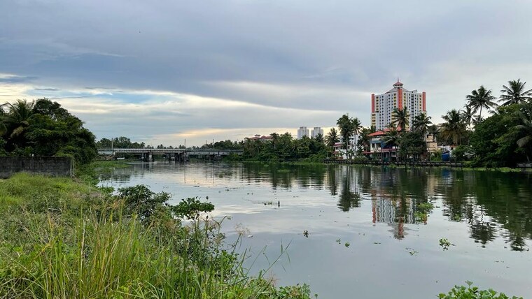 undefined, vytilla  18920 Sq.Ft. Plot In Vytilla Kochi 8399767