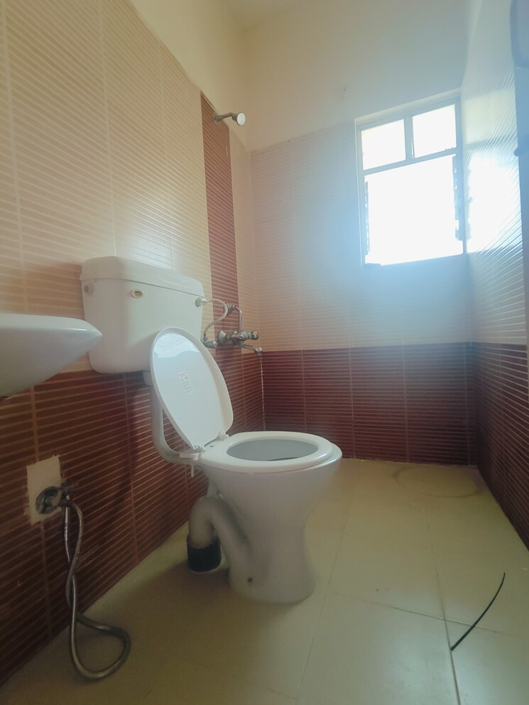 Bathroom, lake-paradise 3 Bedroom 1300 Sq.Ft. Independent House In Talegaon Dabhade Pune 8399682