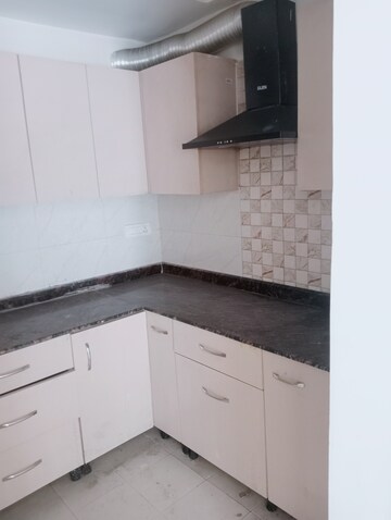 Kitchen in 2.5 BHK Apartment at Today Blossoms II, Sector 51 – for Rent