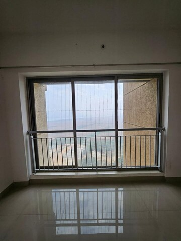Room in 3 BHK Apartment at Lodha Splendora, Ghodbunder Road – for Rent