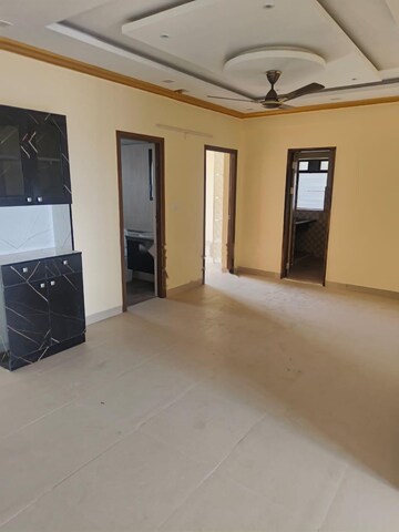 Room in 4 BHK Apartment at Krishnarajapuram – for Rent