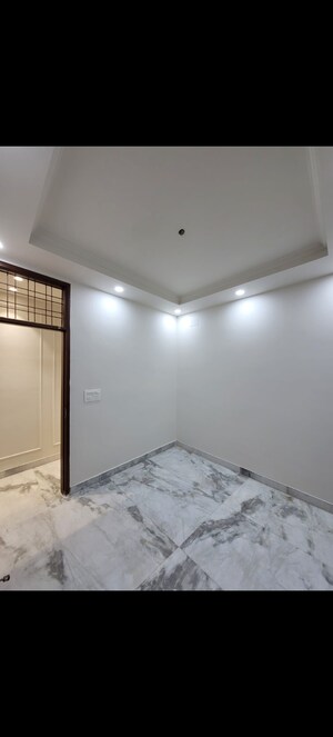 Room in 2 BHK Builder Floor at Dayanand Colony – for Sale