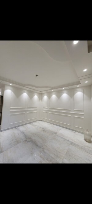 Room in 2 BHK Builder Floor at Lajpat Nagar – for Sale