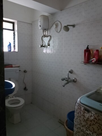Bathroom in 1 BHK Apartment at Twin Tower, Andheri West – for Rent