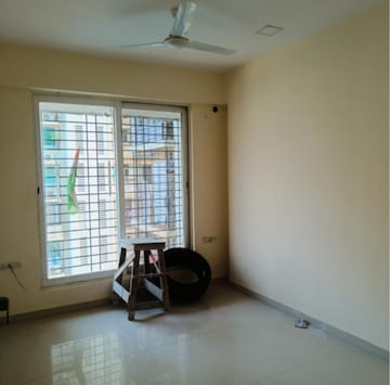Room in 2.5 BHK Apartment at DLH Orchid, Andheri West – for Rent