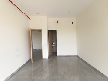 Room in 3 BHK Apartment at Roodraksh Golf Walk, Chembur – for Rent