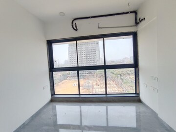 Room in 3 BHK Apartment at Roodraksh Golf Walk, Chembur – for Rent