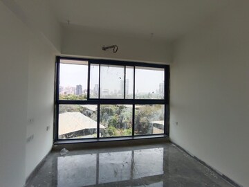 Room in 3 BHK Apartment at Roodraksh Golf Walk, Chembur – for Rent