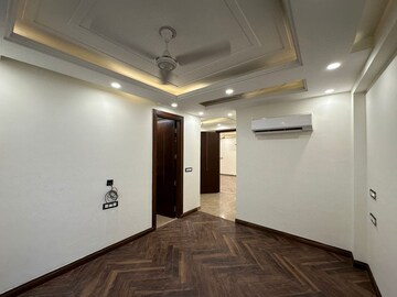 Room in 3 BHK Builder Floor at Sector 25 – for Sale
