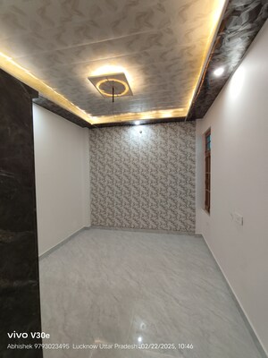 Room in 2 BHK Independent House at Jankipuram – for Sale