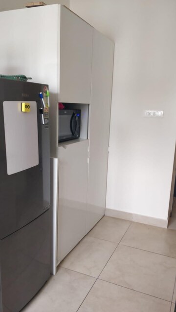 Room in 2 BHK Apartment at Prestige Lakeside Habitat, Varthur – for Rent