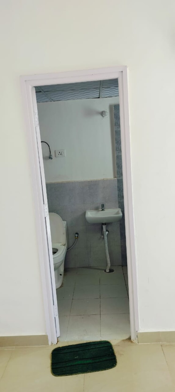 Bathroom, suncity-avenue-76 2 Bedroom 735 Sq.Ft. Apartment In Sector 76 Gurgaon 8400483