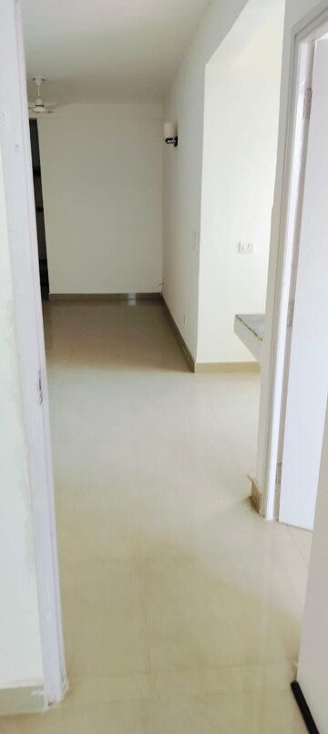 Room in 2 BHK Apartment at Suncity Avenue 76, Sector 76 – for Sale