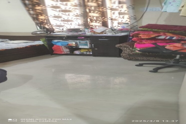  Parking, rajas society 1 Bedroom 600 Sq.Ft. Apartment In Rajas Society Pune 8400492