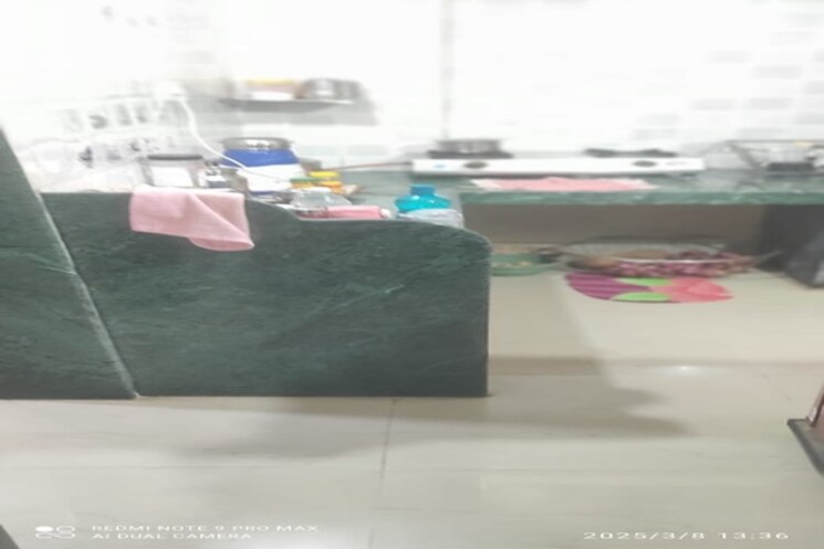  Parking, rajas society 1 Bedroom 600 Sq.Ft. Apartment In Rajas Society Pune 8400492