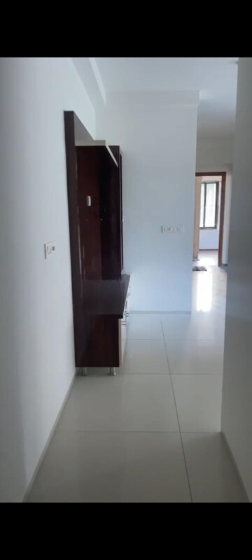 Room in 2 BHK Apartment at Arvind Oasis, Thanisandra – for Rent