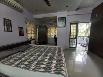 Bedroom in 3 BHK Apartment at Kondapur – for Rent