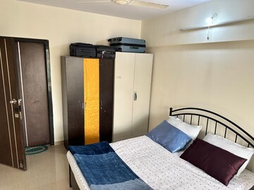 Bedroom in 1 BHK Apartment at Blue Mountain Towers, Shashtri Nagar – for Rent