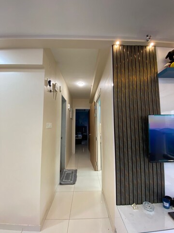 2 BHK Apartment For Rent in Godrej Emerald, Ghodbunder Road